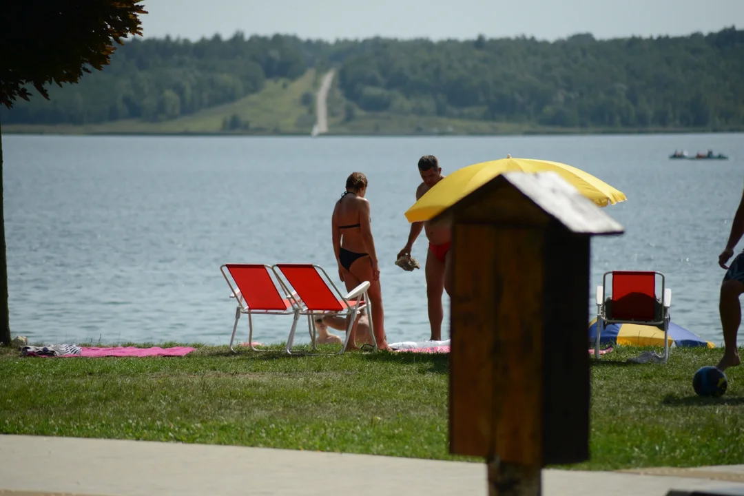 Tłumy nad Jeziorem Tarnobrzeskim - zobacz zdjęcia z sobotniego plażowania