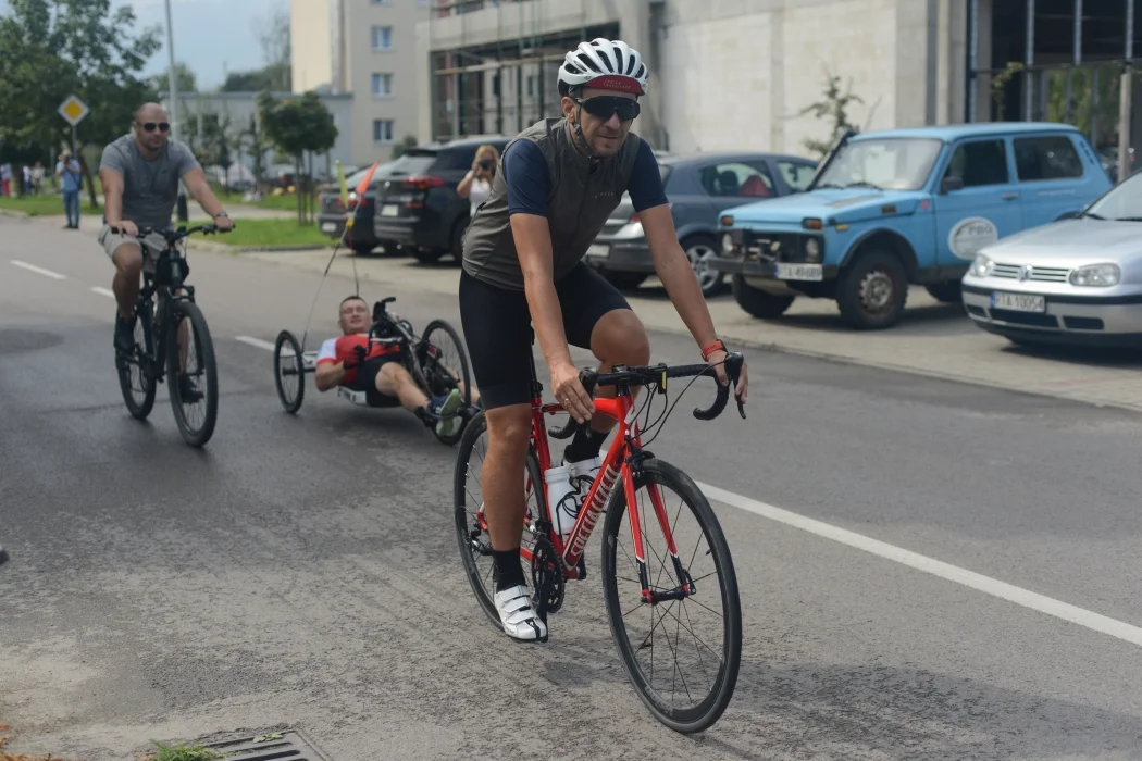 "Rowerem po zdrowie" z medalistami olimpijskimi Tadeuszem Mytnikiem i Mieczysławem Nowickim