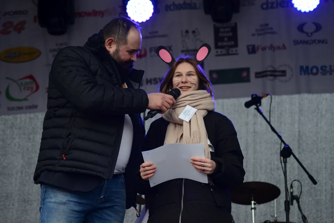 Rekord Polski dla Bartoszka Jędrasika chorego na SMA. W Tarnobrzegu zgromadziło się ponad 500 osób przebranych za króliki