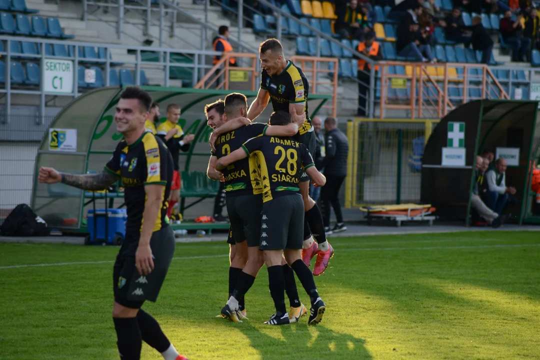 eWinner 2. Liga: Siarka Tarnobrzeg wygrywa z Górnikiem Polkowice. Piękny gol Pawła Mroza ozdobą spotkania [ZDJĘCIA] - Zdjęcie główne