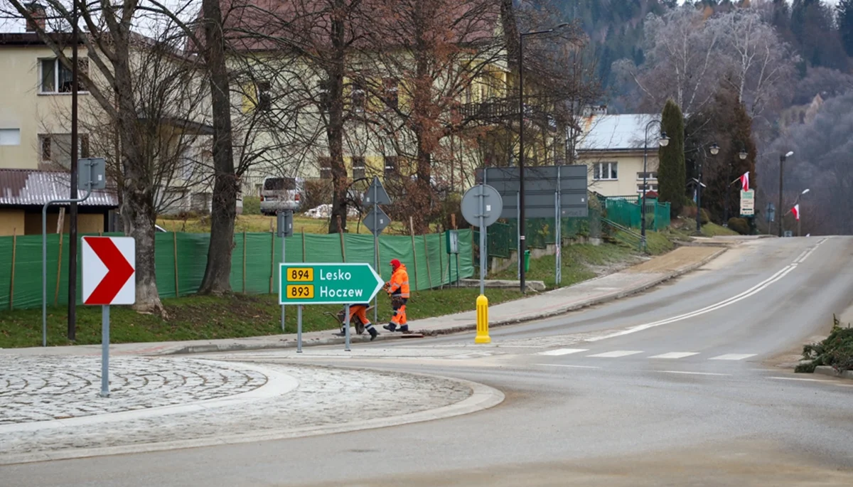 W Bieszczadach zakończono ważne prace drogowe. "Poprawią one bezpieczeństwo i usprawnią przemieszczanie się po tym regionie" [ZDJĘCIA] - Zdjęcie główne