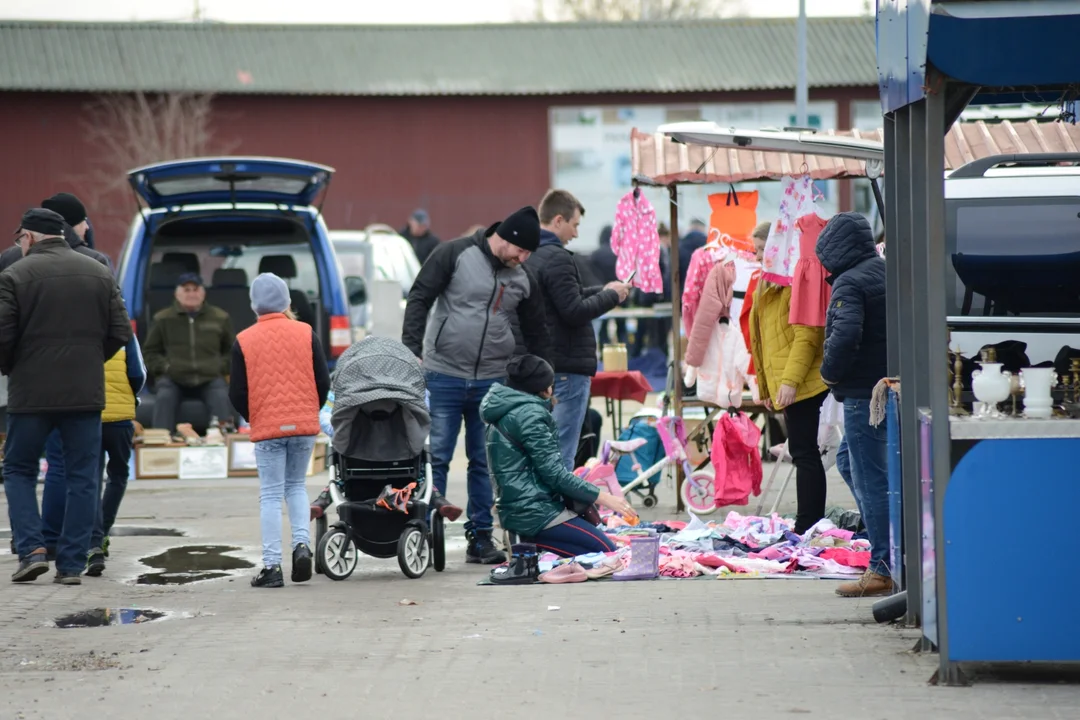 Tarnobrzeski Pchli Targ w marcu