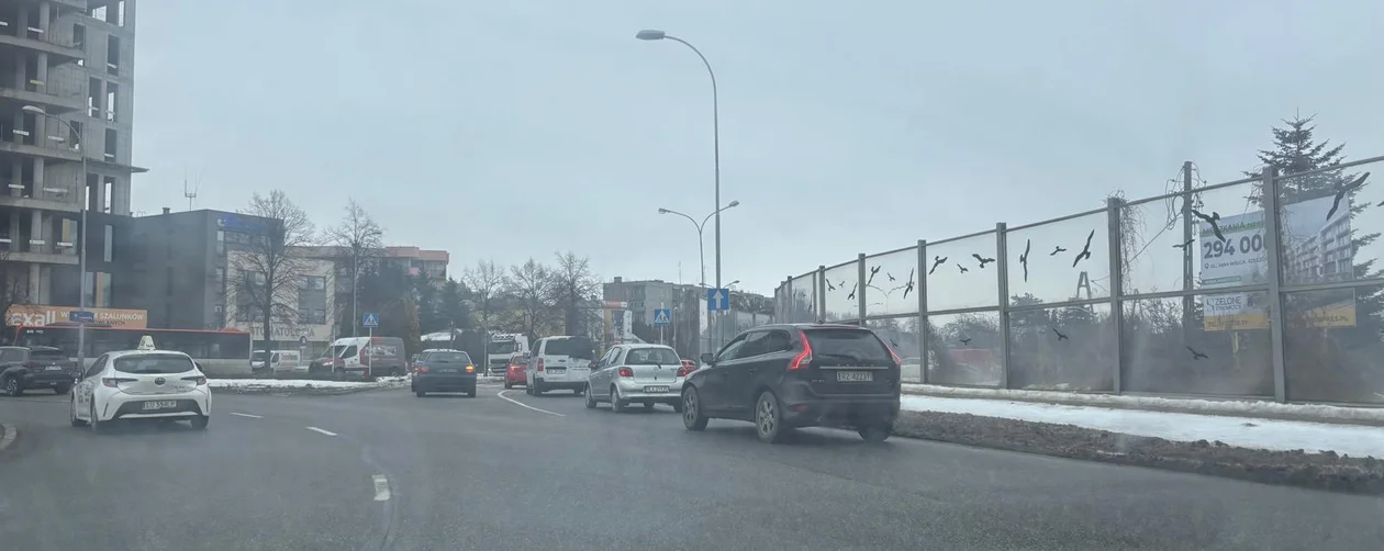 Utrudnienia przy rondzie Pobitno w Rzeszowie