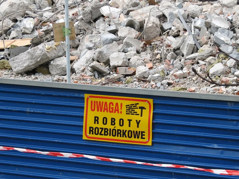 Wyburzanie Hotelu Rzeszów w 2007 roku [ZDJĘCIA]