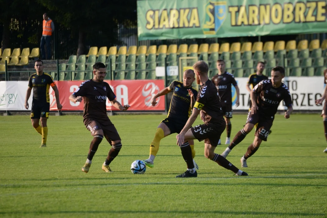 Trzecia liga, grupa 4: Siarka Tarnobrzeg - Garbarnia Kraków 0:0