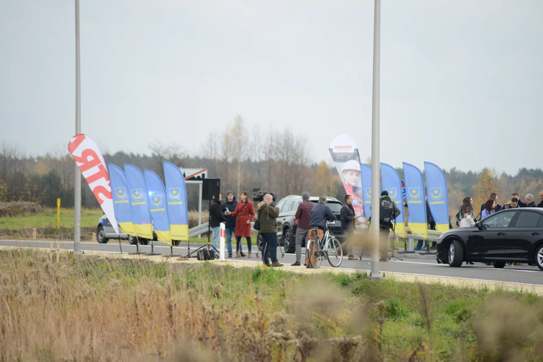 Uroczyste otwarcie obwodnicy Tarnobrzega - pierwsze pojazdy na tej drodze