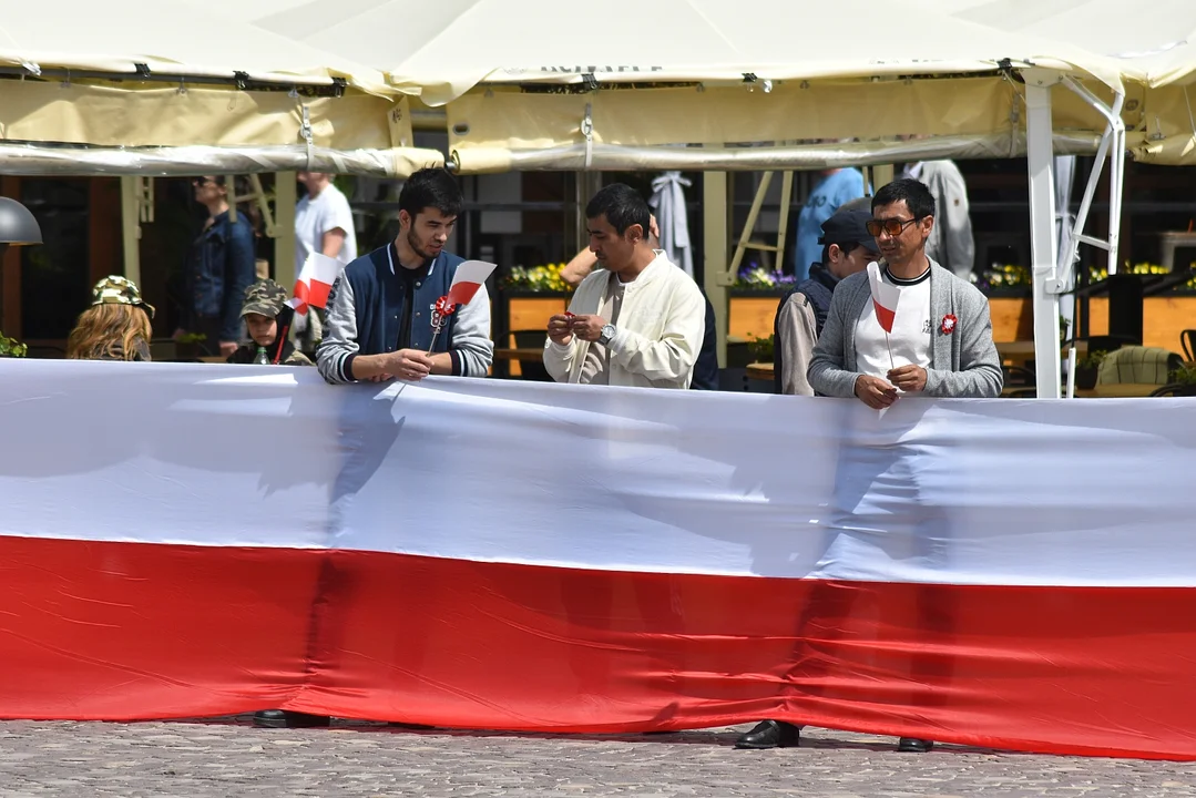 Obchody Dnia Flagi Rzeczypospolitej Polskiej na Rynku w Rzeszowie