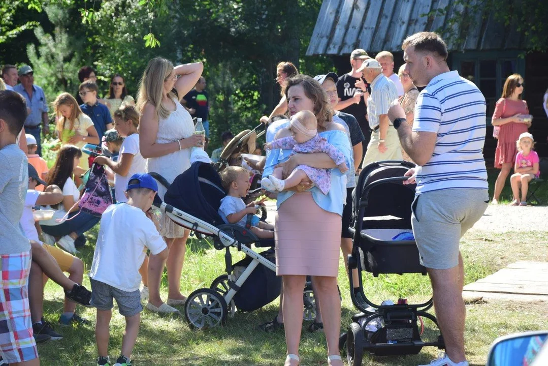 Tłumy na imprezie w skansenie w Kolbuszowej.