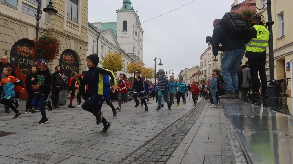 Biegi młodzieżowe 2022 w Rzeszowie. Mnóstwo uczestników [ZDJĘCIA, WIDEO]