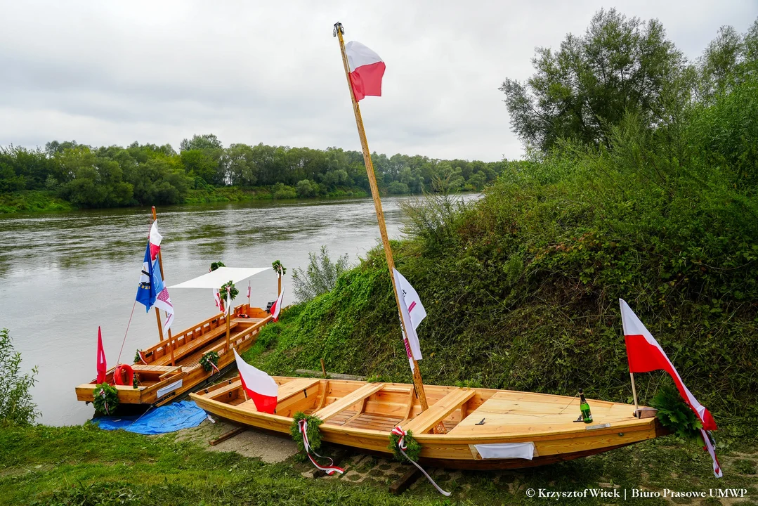 Nowe flisackie jednostki pływające w Ulanowie