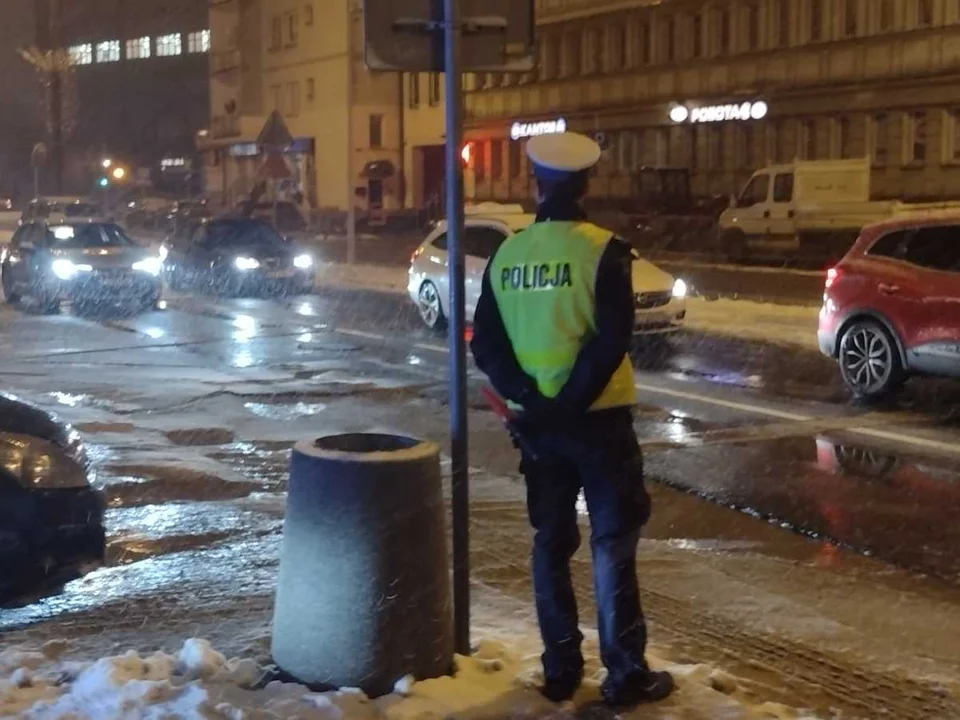 Sprawdzili przewoźników "na aplikację". Kolejna taka akcja policji i kolejne wykroczenia [ZDJĘCIA]