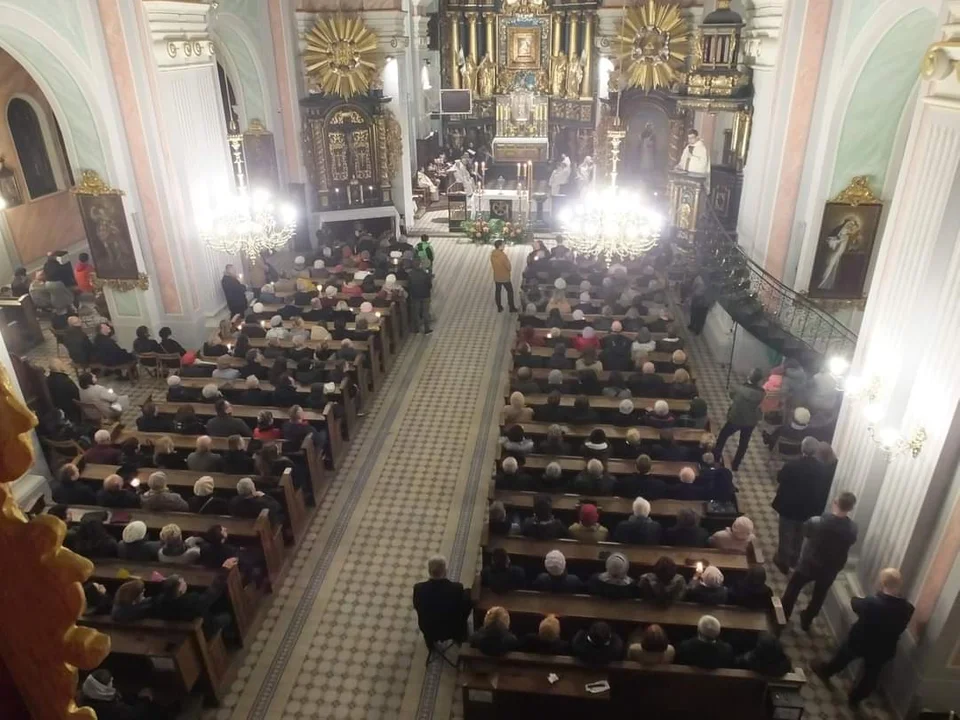 Liturgia Wigilii Paschalnej w Tarnobrzegu