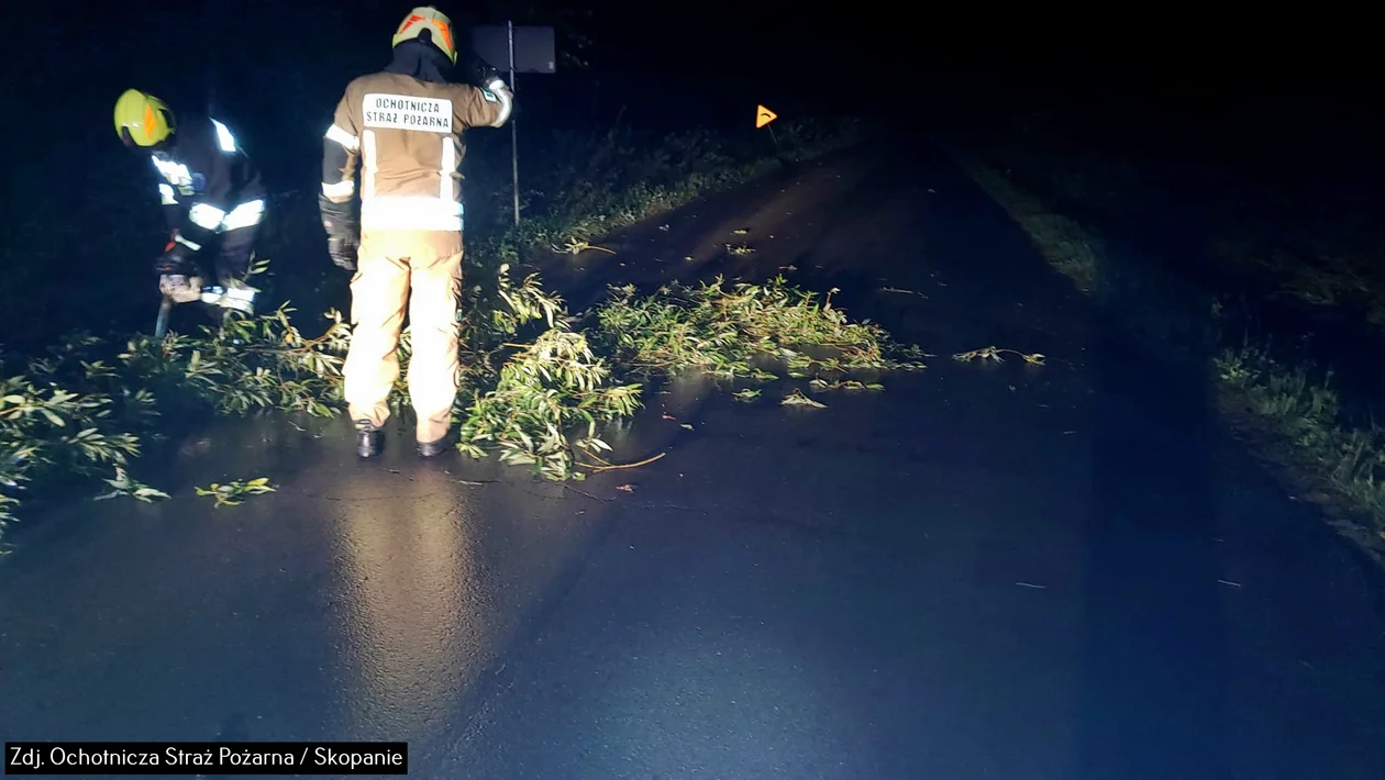 Zniszczenia po nocnej burzy na Podkarpaciu