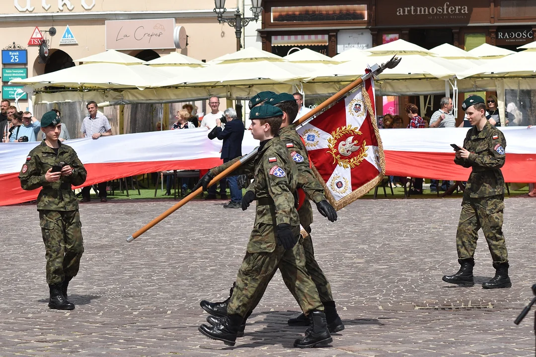 Obchody Dnia Flagi Rzeczypospolitej Polskiej na Rynku w Rzeszowie