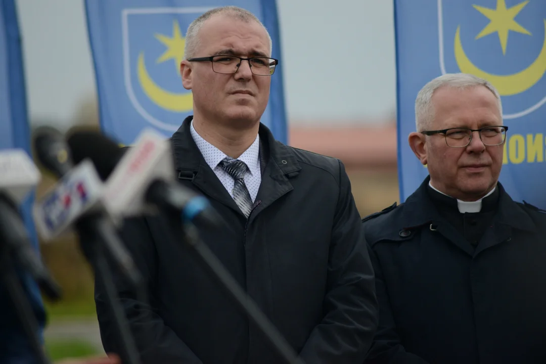 Uroczyste otwarcie obwodnicy Tarnobrzega - pierwsze pojazdy na tej drodze