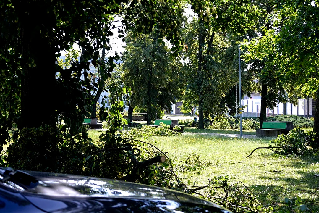 Burza przy ZS im. Groszkowskiego