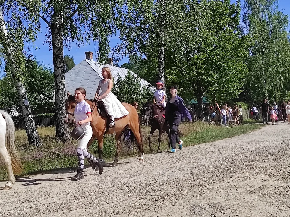 Tłumy w Skansenie w Kolbuszowej