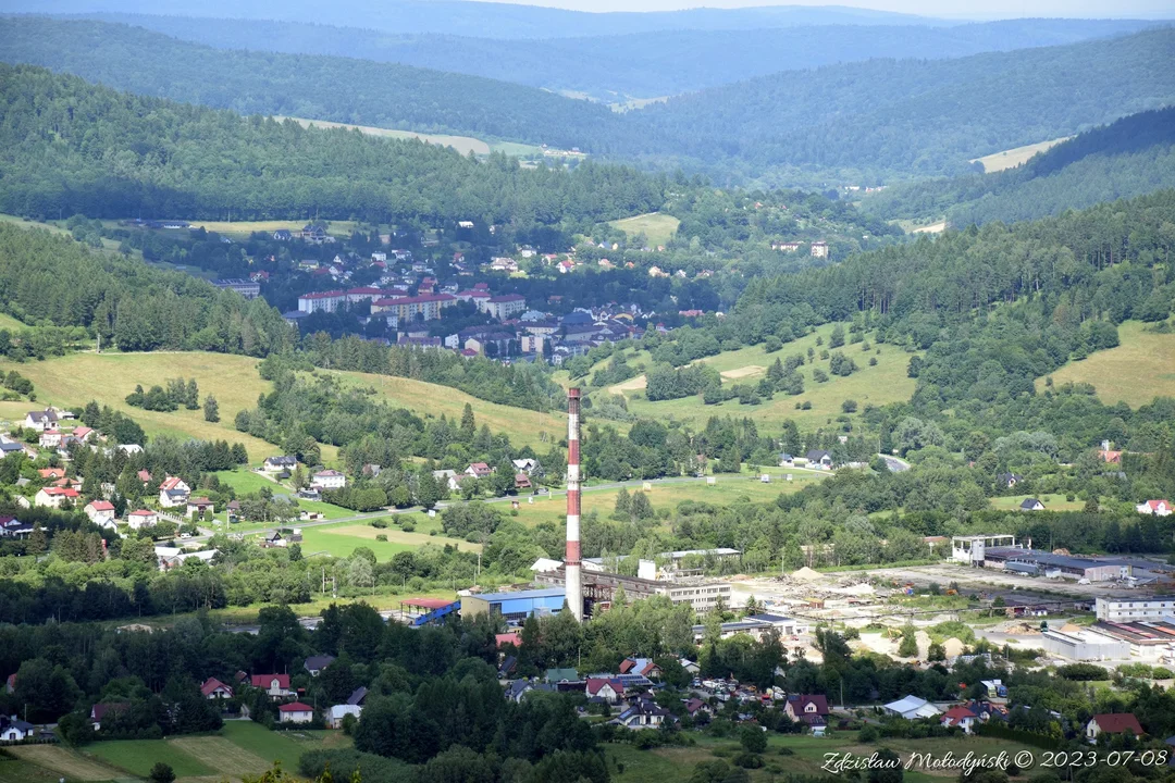 Zakończono prace przy budowie wieży widokowej na Holicy, nieopodal Ustrzyk Dolnych