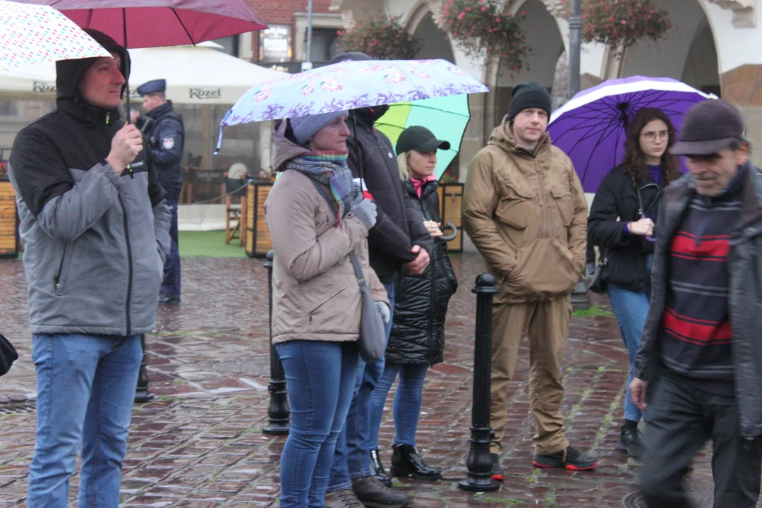 Protest przeciwko inflacji i drożyźnie na Rynku w Rzeszowie - 05.11.2022