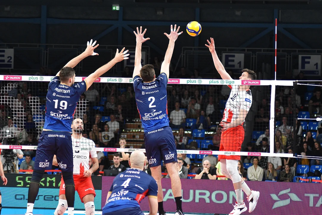 Pierwszy półfinałowy mecz siatkarskiej PlusLigi: Asseco Resovia Rzeszów - Grupa Azoty ZAKSA Kędzierzyn-Koźle (2:3)