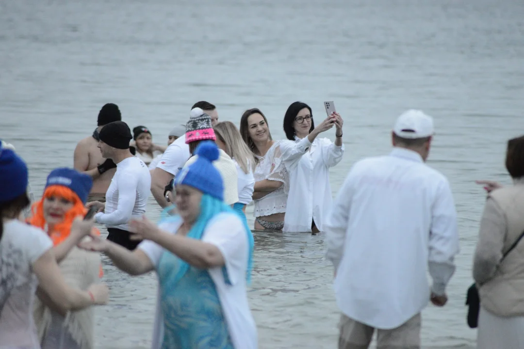 "Jezioro Aniołów" w lutym. Zobaczcie zdjęcia z plaży Jeziora Tarnobrzeskiego