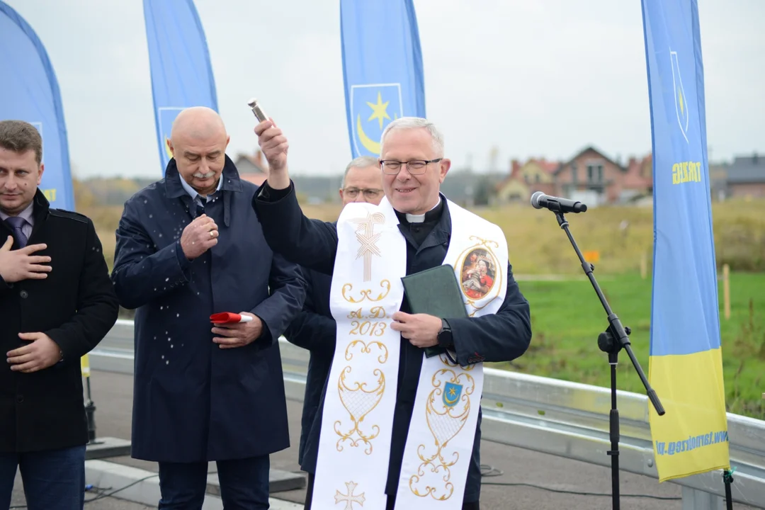 Uroczyste otwarcie obwodnicy Tarnobrzega - pierwsze pojazdy na tej drodze
