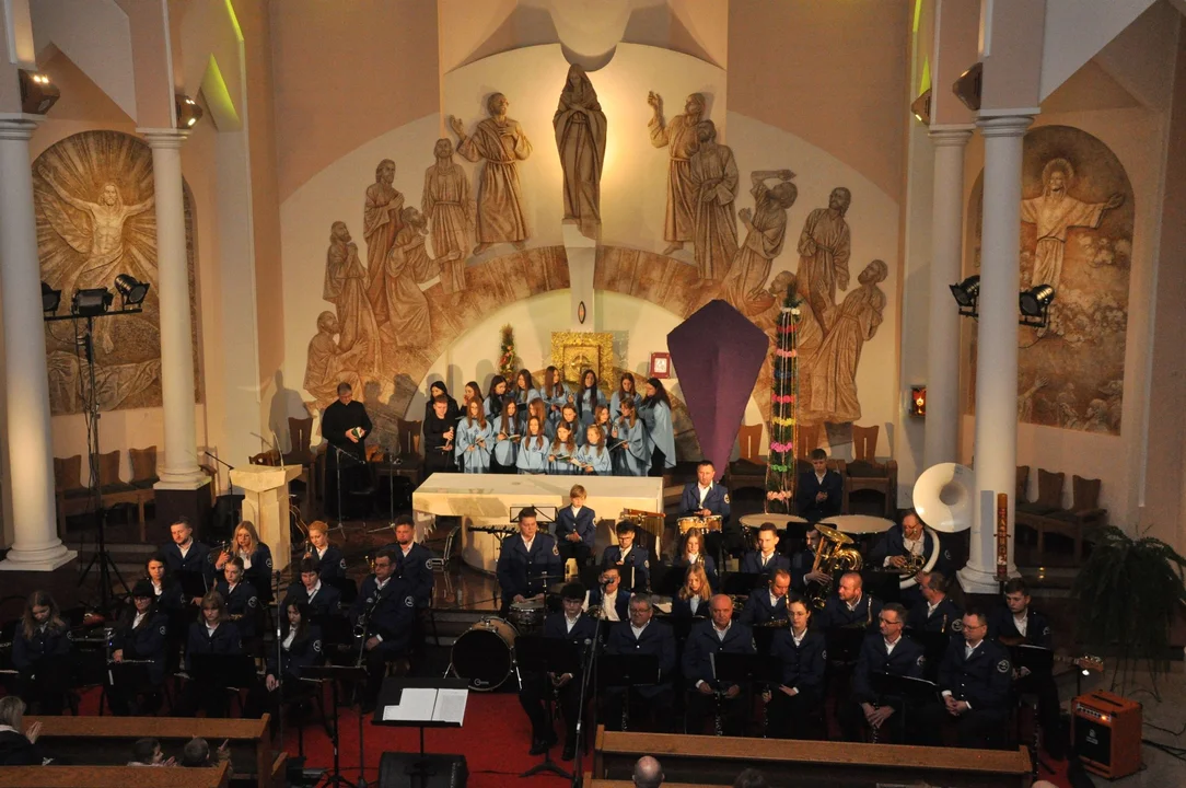 Wyjątkowy Koncert Pasyjny w pięknym kościele parafialnym w Zarębkach [ZDJĘCIA WIDEO] - Zdjęcie główne