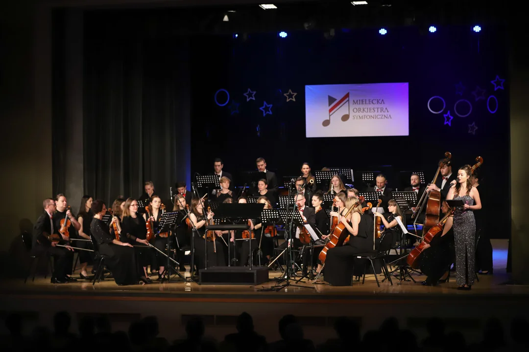 Mieleccy symfonicy zagrali na Nowy Rok [ZDJĘCIA] - Zdjęcie główne