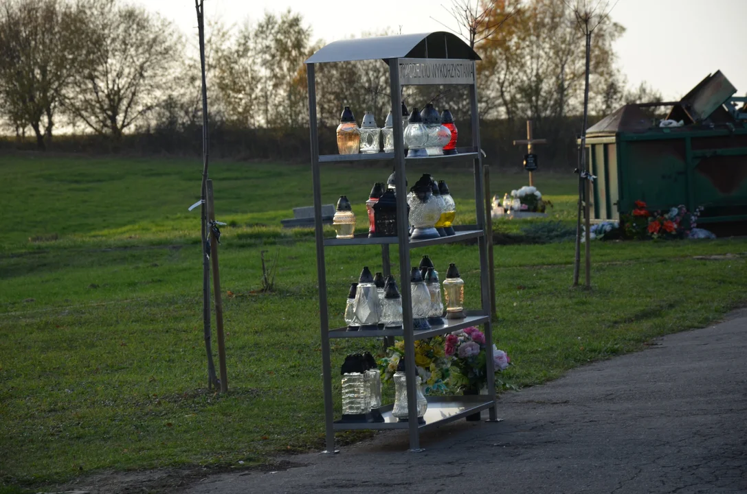 Regał na Cmentarzu Południowym