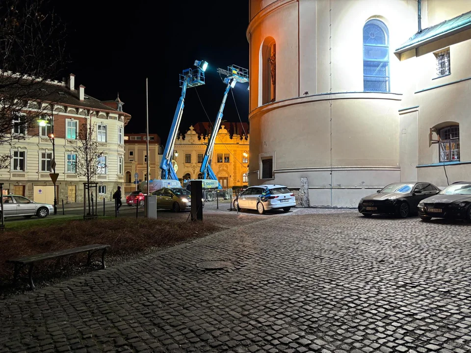 Tak wygląda profesjonalna produkcja telewizyjna u ojców Bernardynów w Rzeszowie