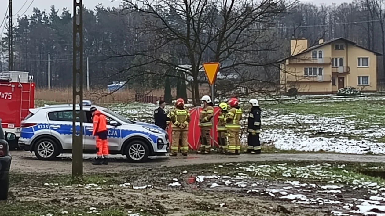 Przewrotne: Znaleziono zwłoki mężczyzny. To 65-letni mieszkaniec powiatu rzeszowskiego - Zdjęcie główne