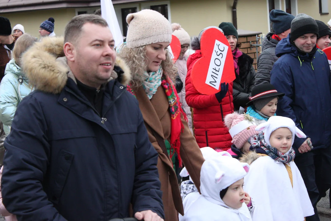 Orszak Trzech Króli w Rzeszowie. Kolęda pokoju z Zalesia do Katedry Rzeszowskiej