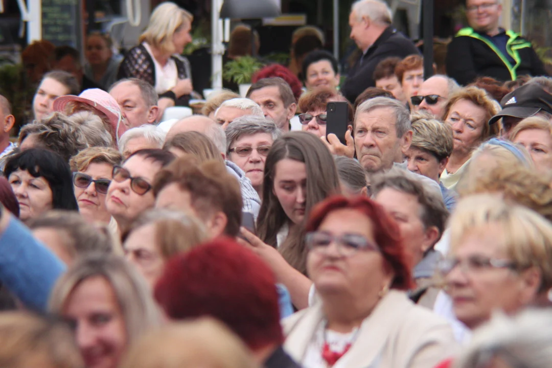 Seniorzy otrzymali klucze do miasta. Koncert Eleni rozpoczął Senioralia 2022