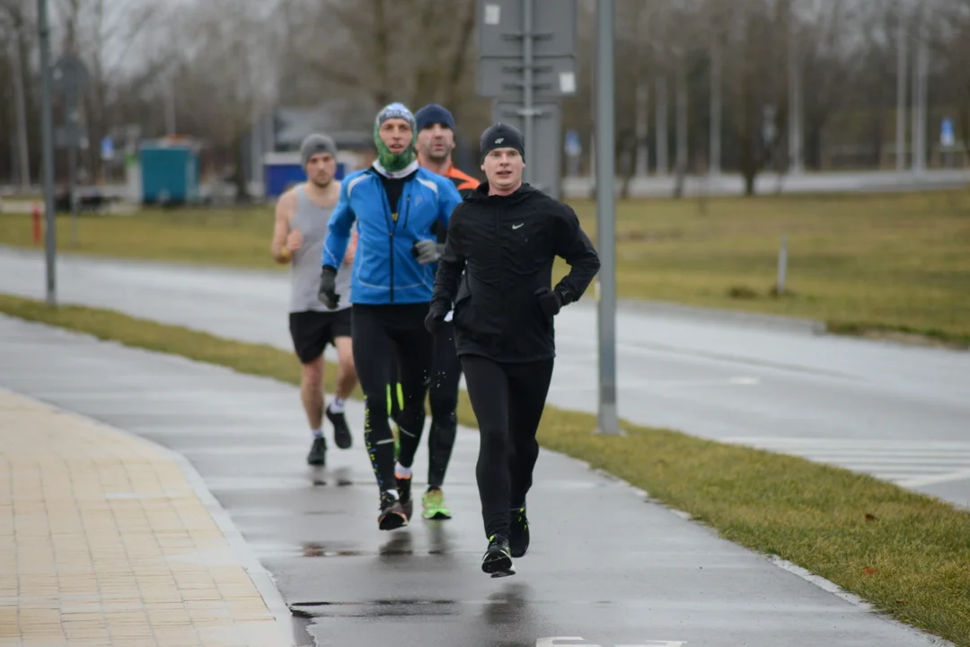 XI Bieg Zimowy wokół Jeziora Tarnobrzeskiego oraz Yeti Run Zimowy Bieg w Szortach