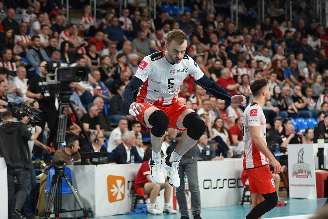 Pierwszy półfinałowy mecz siatkarskiej PlusLigi: Asseco Resovia Rzeszów - Grupa Azoty ZAKSA Kędzierzyn-Koźle (2:3)