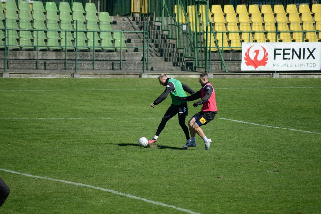 Trening piłkarzy Siarki Tarnobrzeg przed meczem z Zagłębiem II Lubin