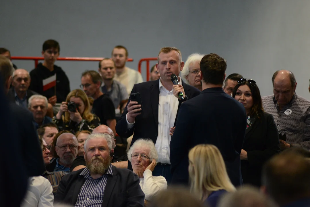 Donald Tusk w Tarnobrzegu. Tłumy mieszkańców na spotkaniu