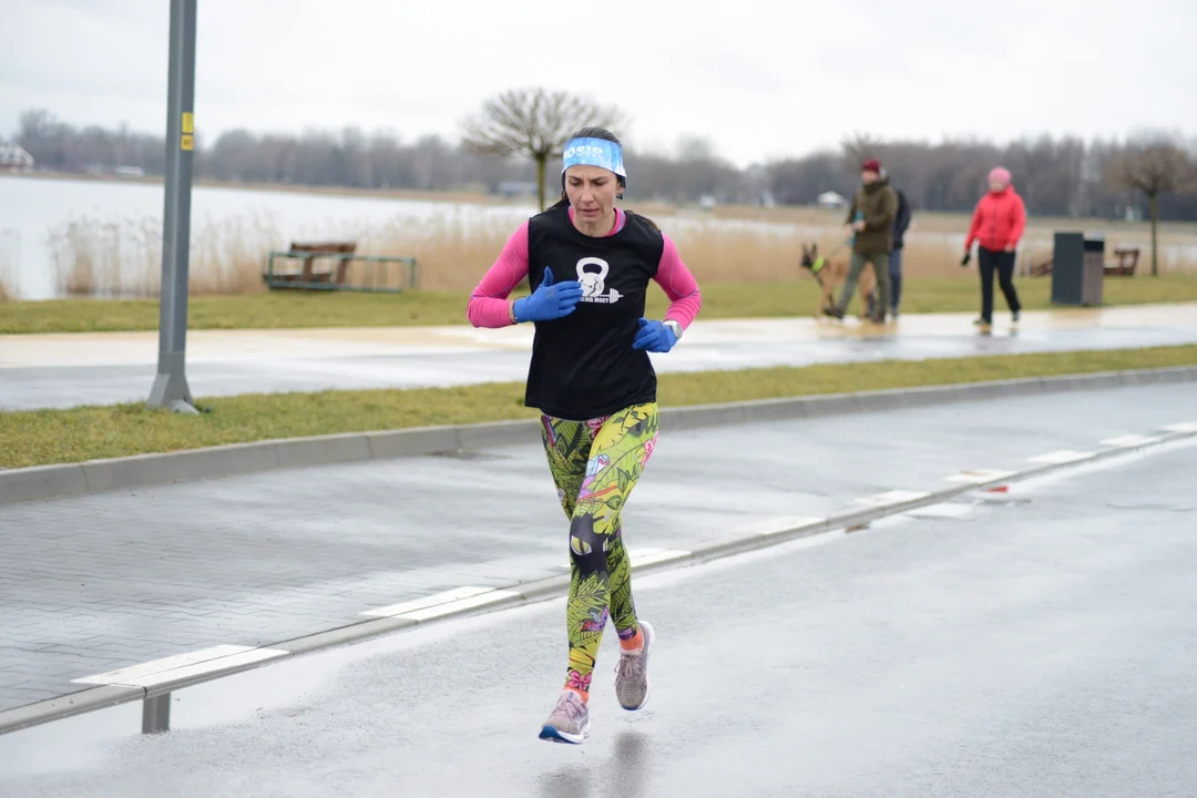 XI Bieg Zimowy wokół Jeziora Tarnobrzeskiego oraz Yeti Run Zimowy Bieg w Szortach