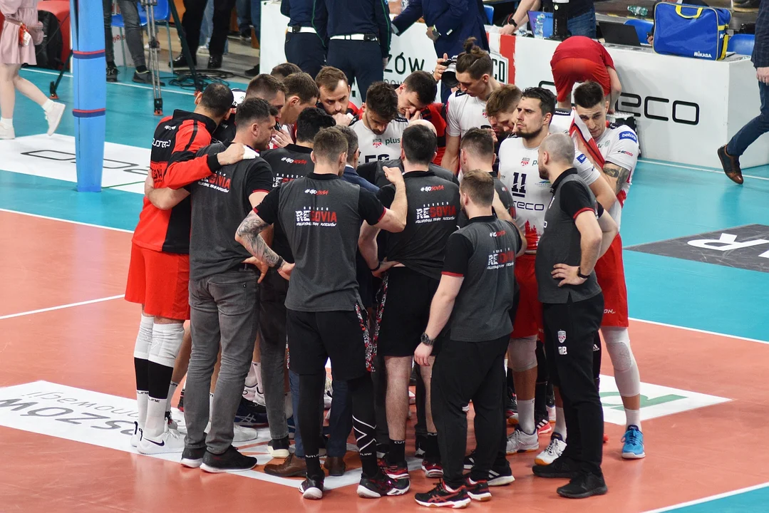 Drugi półfinałowy mecz siatkarskiej PlusLigi: Asseco Resovia Rzeszów - Grupa Azoty ZAKSA Kędzierzyn-Koźle (1:3)