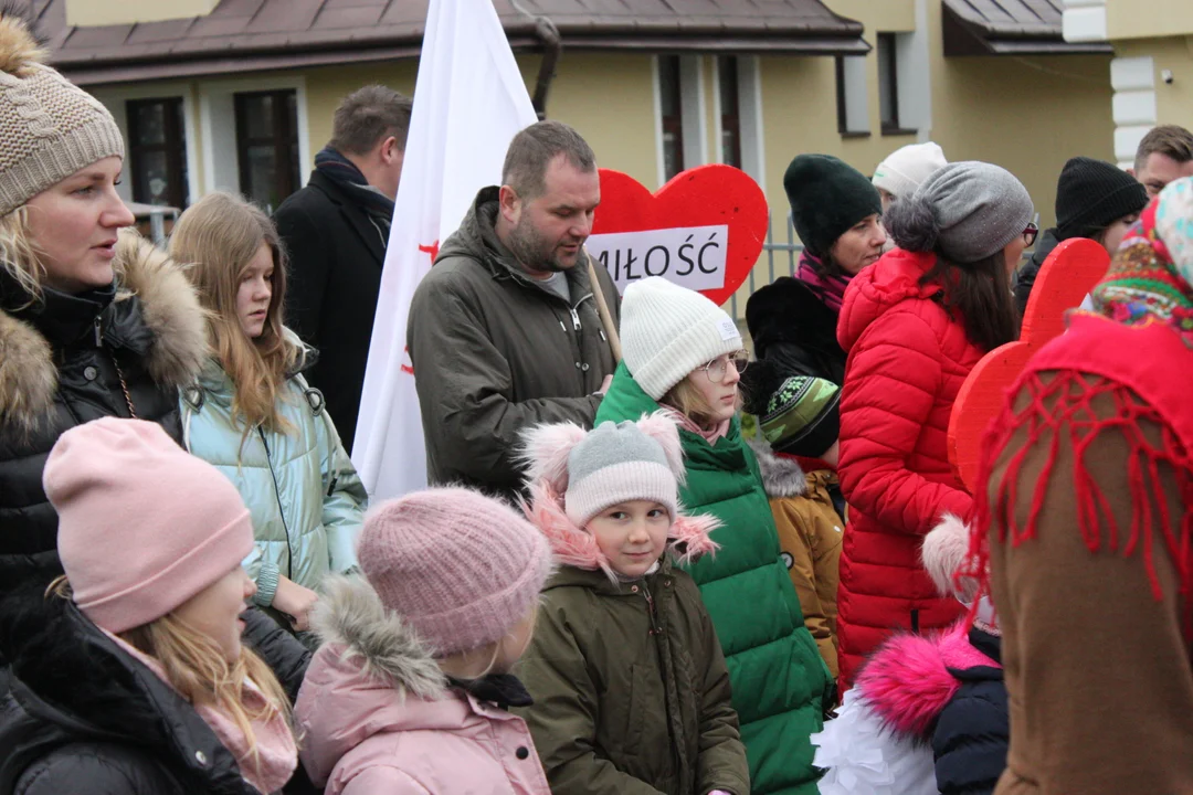 Orszak Trzech Króli w Rzeszowie. Kolęda pokoju z Zalesia do Katedry Rzeszowskiej