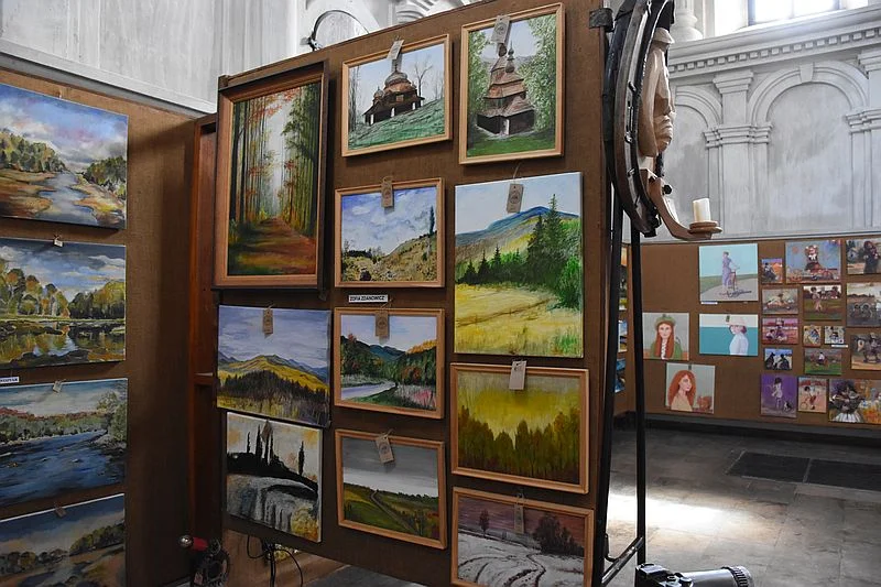 Galeria artystyczna Synagoga w Lesku zaprasza