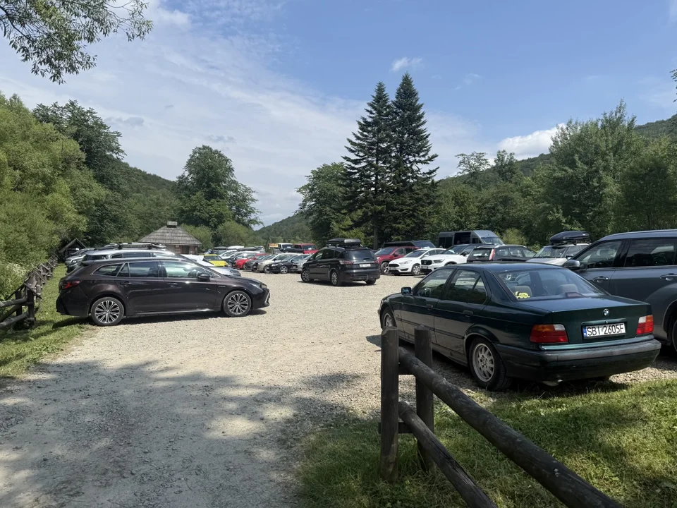 PIK i parking w Brzegach Górnych