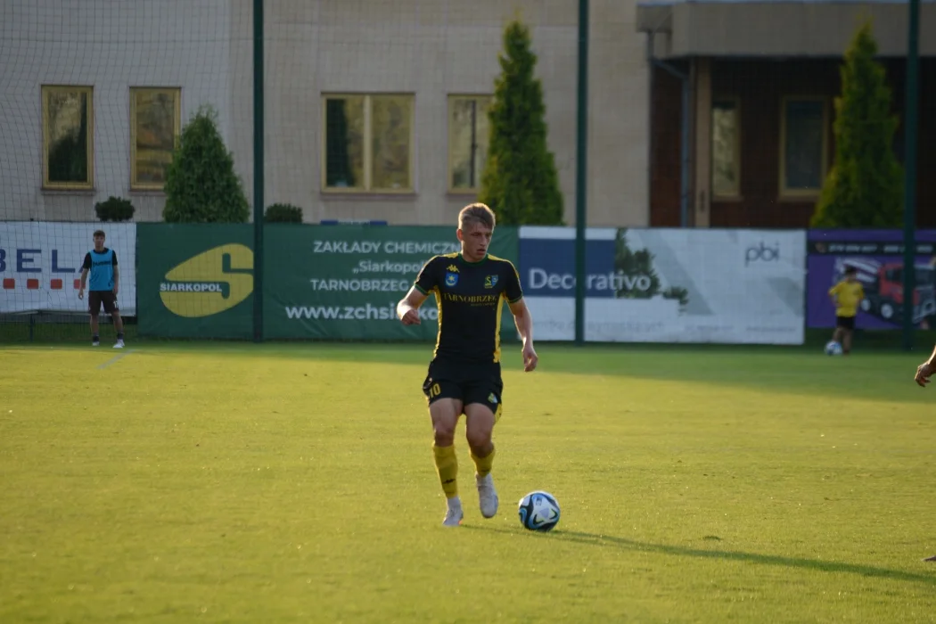Trzecia liga, grupa 4: Siarka Tarnobrzeg - Garbarnia Kraków 0:0