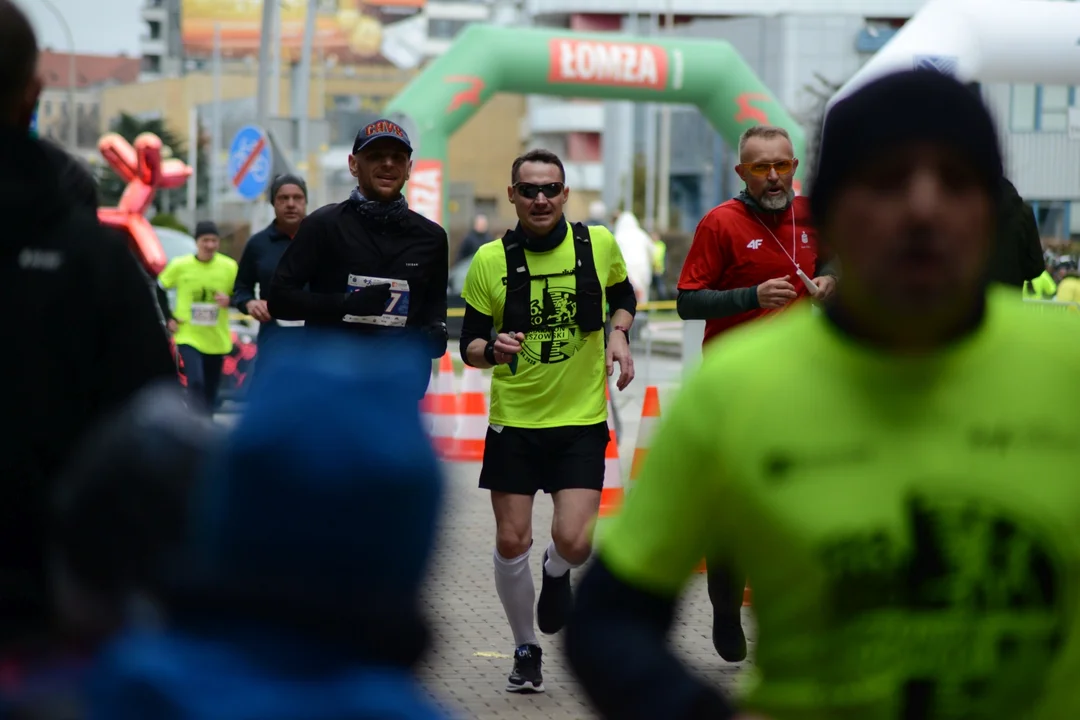 Mnóstwo biegaczy z całego regionu i nie tylko na 16. PKO Półmaratonie Rzeszowskim oraz 8. PKO Sztafecie Półmaratońskiej - zdjęcia część 2