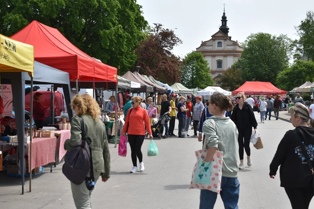 Podkarpacki Bazarek w Boguchwale. Na stoiskach wiele wyrobów regionalnych [ZDJĘCIA] - Zdjęcie główne