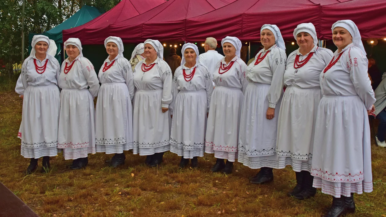 Głos Lesioków w puszczy. Pierwszy dzień imprezy w Kolbuszowej Górnej [ZDJĘCIA] - Zdjęcie główne