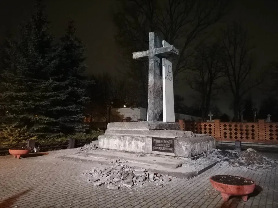 Ruszył remont pomnika AK w Mielcu [ZDJĘCIA, WIDEO] - Zdjęcie główne