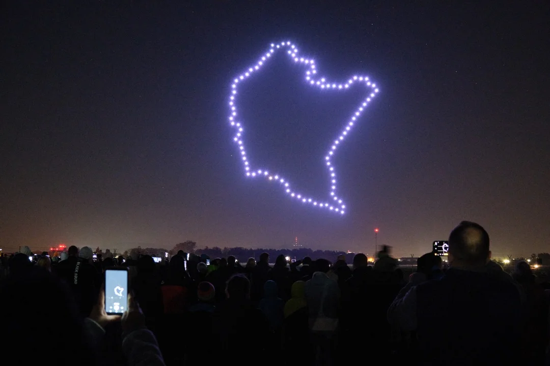 Pokazy dronów na pokazach lotniczych w Mielcu