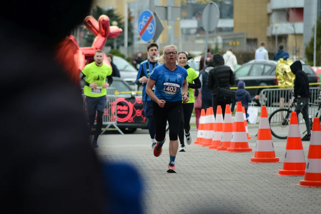 Mnóstwo biegaczy z całego regionu i nie tylko na 16. PKO Półmaratonie Rzeszowskim oraz 8. PKO Sztafecie Półmaratońskiej - zdjęcia część 2