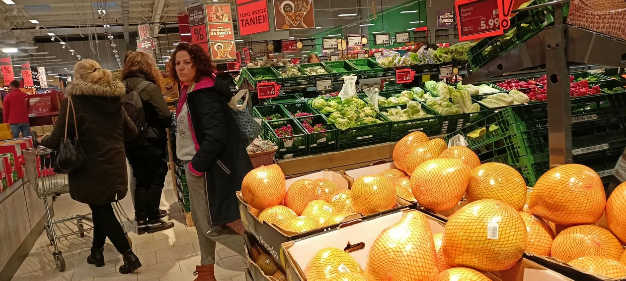 Kaufland na alei Rejtana pół tygodnia po otwarciu